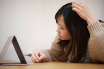 「お姉ちゃんはそんな子じゃなかった」縮毛矯正した娘を非難した母親が、無断で入った部屋で見つけた"資料"に震えたワケ