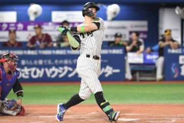圧倒的な成績でセ・リーグ二冠王の阪神・佐藤輝明 ホームラン24本増、開眼の秘訣を明かす「今までは、軸足に残ったまま…」