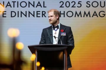 ヘンリー王子がトランプ米大統領の移民政策を揶揄　移民関税執行局に対する反発か