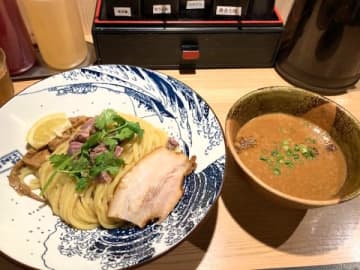 【後楽園】「自家製麺 MENSHO TOKYO」変わり種ラーメン☆ラム＋豚骨スープを初実食