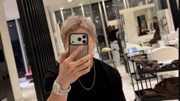 金髪からガラリ…井上尚弥、まさかの“薄ピンクヘア”にファン騒然「こんな強くてイケメンなボクサーいない」