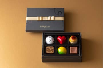 ジョエル・ロブションの26年バレンタイン、カラフルなひと粒を揃えた「ボンボンショコラ アムール」