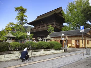 善光寺、1400年の歴史で初の3D化　山門と経蔵、災害備え修繕に活用