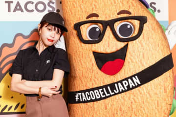 アイナ・ジ・エンド×「Taco Bell」がコラボ、楽曲「革命道中」イメージの『タコベル道中』