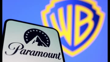 ワーナーにパラマウント敵対的買収提案 “合意”のネットフリックス上回る額