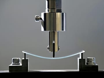 AGC、スマホの強化ガラス「Dragontrail」事業撤退　ネットでは惜しむ声