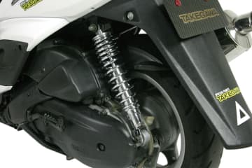 NMAX＆シグナスXの足つき性を向上！　武川がローダウンサス発売