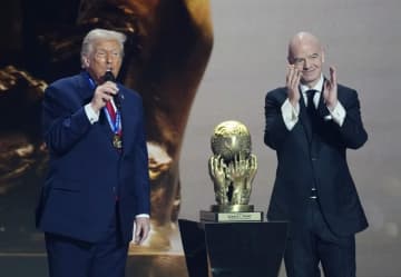 FIFA平和賞に苦情申し立て　英人権団体、トランプ氏授与に