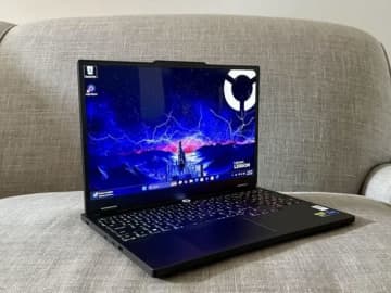 レノボ、画面が横に「伸び〜る」ノートPCを2026年にも発売か