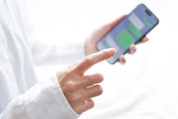 LINEの返信が早いのはなぜ？ 心理や特徴から読み解く行動パターン