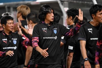 横浜FCが中村俊輔コーチら4人の退任を発表「新しい挑戦を求めた末に決めました」