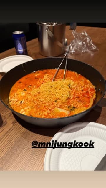 熱愛説のBTS・JUNG KOOKと「解散を考えた」RM、“深夜ラーメン会合”…2人に何が起きているのか