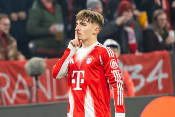 CL史上最年少で3試合連続弾…バイエルンの17歳カール「本当に楽しい」