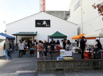 秋田屋 直営店で初のマルシェ 近隣飲食店も参加“食と酒”提案