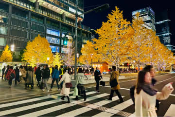 【2025】丸の内で開催中のクリスマスマーケットに行ってみた！雰囲気や注目グルメを徹底紹介