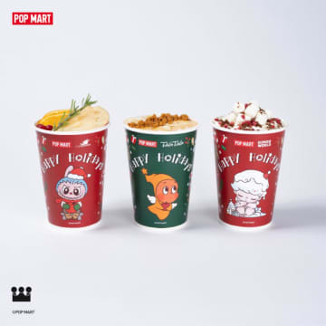 「ポップマート」日本初のドリンクカーが登場！　ラブブなど描かれたホットドリンク楽しめる