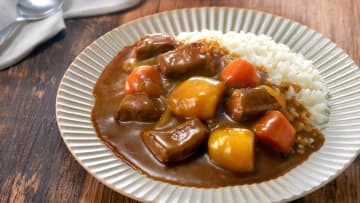 第2次“カレーショック”本格化か…「カレーライス物価」最高値で10月時点1食451円　新米値上がりタマネギやジャガイモも