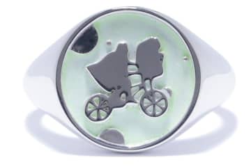 ジャムホームメイド×映画『E.T.』暗闇で光るリングやTシャツ、“自転車で空を飛ぶ”シーンがモチーフ