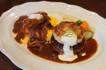 ロイヤルホスト、贅沢気分を満喫！「冬のご馳走洋食」と「国産紅玉りんご＆ロイヤルのスイートポテト」を味わってみた