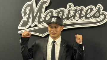 【ロッテ】前楽天・山﨑剛が入団会見　自身と同名・憧れの西岡剛コーチへ「近づけるように頑張りたい」