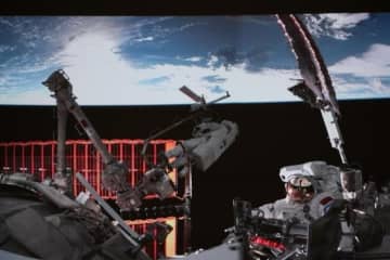 有人宇宙船「神舟21号」の宇宙飛行士、初の船外作業を完了―中国
