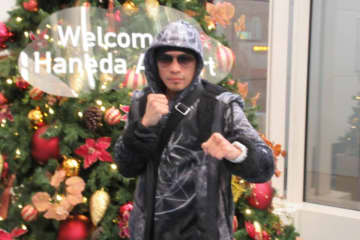 ５階級制覇王者のドネア来日　完全復活へ「自分の歴史書き換える」　ドンキで冬物衣服調達も