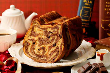 ねこねこ食パンのバレンタイン限定「ショコラキャラメル」とろ～りキャラメルソースとチョコチップ