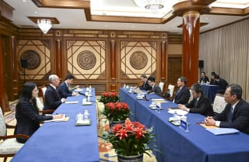 何立峰氏、米コーエングループ上級顧問と会見