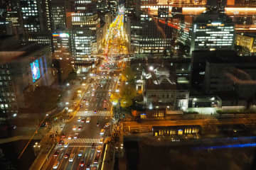 輝く御堂筋…この角度で！？ １２月は予約急増の「穴場ビュッフェ」