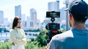 ソニー、映像制作者向けアプリ「Monitor & Control」Ver.2.5.0公開。α7 Vなどに対応、iPhoneでのマルチカム監視が可能に