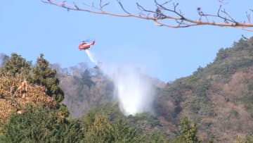 神奈川・日向山の山火事は発生から丸一日も消火活動続く　近隣住民からは不安の声