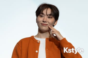 【REPORT】SEVENTEEN スングァン、みかん色のカーディガンでお茶目に登場！会場のファンと交わした約束は？「もし街で会ったら…」