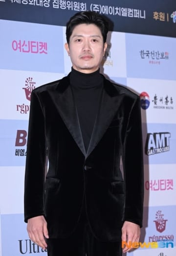 【PHOTO】パク・ヒスン＆チョン・ソンイルら、「2025 ソウル国際映画大賞」に出席（動画あり）