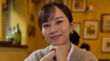 「やめて下さい… 惚れてしまうから」比嘉愛未 “癒やし効果絶大”の3秒動画を披露！オフ感満載でほほ笑む姿にファンもん絶「ずっと見ていたい」