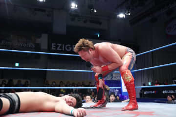 【全日本】３冠王者・宮原健斗が安齊勇馬を急襲「俺に世代交代などない。テメエはぬるいんだよ」