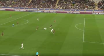 どんな体…！？ 南野拓実、高難度“ダイビングヘッドパス”炸裂「ビビった」「すげえw」ダイナミックな妙技で決定機演出…ファン大興奮