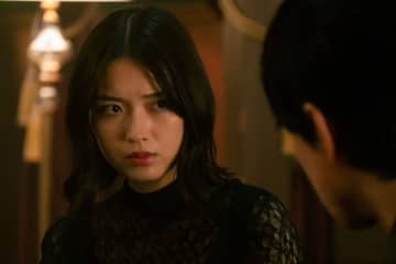 「芸能界を許せない」川口春奈演じる週刊誌記者の“複雑な過去”が明らかに 『スキャンダルイブ』4話