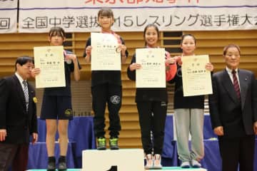 <レスリング>【写真集】2025年全国中学選抜U15選手権/表彰式(女子)