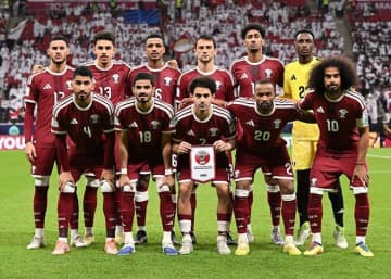 「衝撃の番狂わせ」「屈辱だ」優勝候補のアジア王者がまさか！最下位でGS敗退→海外メディアが酷評！日本に“０－10”大敗の格下にも勝てず…「一体どうやってＷ杯の出場権を獲得したのか？」【アラブ杯】