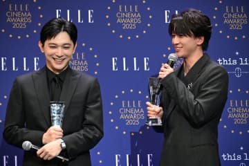 吉沢亮のフリに木戸大聖がニコニコ笑顔！北川景子や出口夏希らの「今年うれしかったこと」が“全員一致”で会場から笑いも【ELLE CINEMA AWARDS 2025】