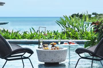 星のや沖縄、沖縄産サトウキビを使った個性豊かなラム酒スイーツを楽しめる「琥珀香るアフタヌーンティー」を提供