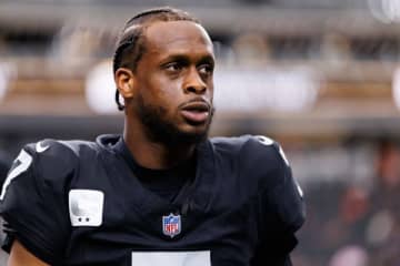 レイダース、イーグルス戦の先発はQBスミスではなくQBピケットの見込み