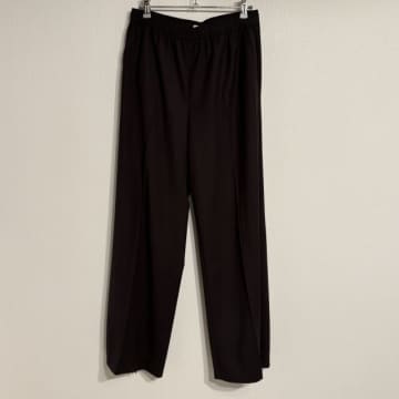 つい黒選んじゃってない？今期トレンドのブラウンパンツは1本持ってるとめっちゃ便利！