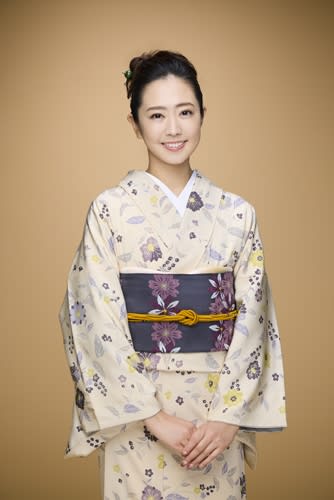 羽山みずき、デビュー10周年記念曲「お湯割りで」MV公開