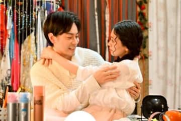 「もしもこの世が舞台なら、楽屋はどこにあるのだろう」「まるで『鎌倉殿の13人』と同じような黒い話になってきた」「最終回は、蓬莱くん（神木隆之介）が何か仕掛けるのか」