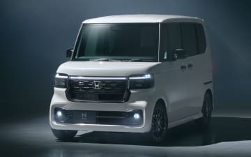 ホンダ、「N-BOXカスタム」に特別仕様車「ブラックスタイル」新設定 価格206万3600円から