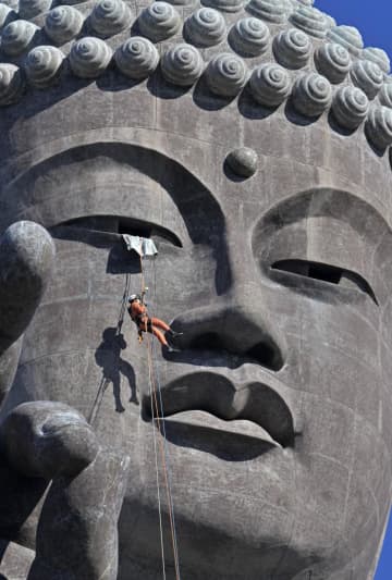 高さ100メートルの訓練　牛久大仏　茨城