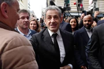 人生で最も硬いベッド、元フランス大統領が著書で振り返る獄中の20日間