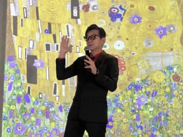 「クリムト・アライブ　大阪展」へ、公式アンバサダー藤井フミヤが登壇