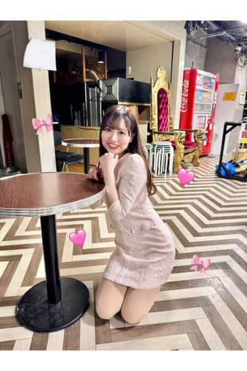 慶応大卒の29歳芸人、漫才後と思えない姿に「可愛すぎるやろ」「どこで写真撮ってもとっても映ますね」